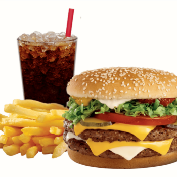 Menü 55: Double köfte burger, çıtır patates kızartması ve buz gibi kola ile doyurucu bir lezzet şöleni!